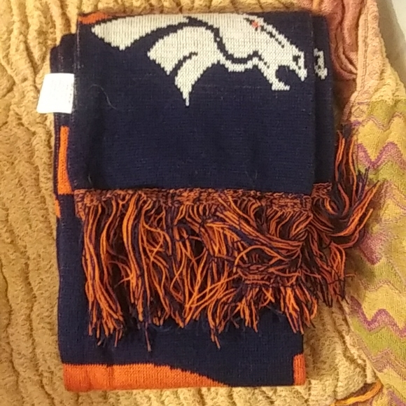 Scarf - Picture 5 of 6